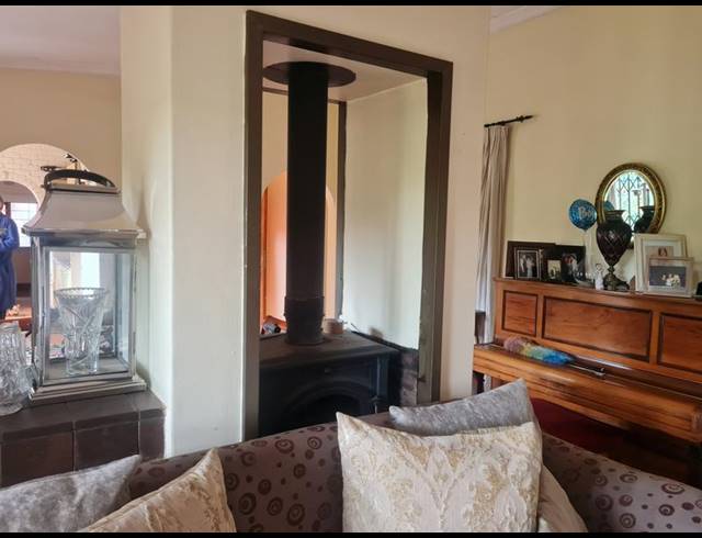 4 BEDROOM HOUSE FOR SALE IN WESTDENE